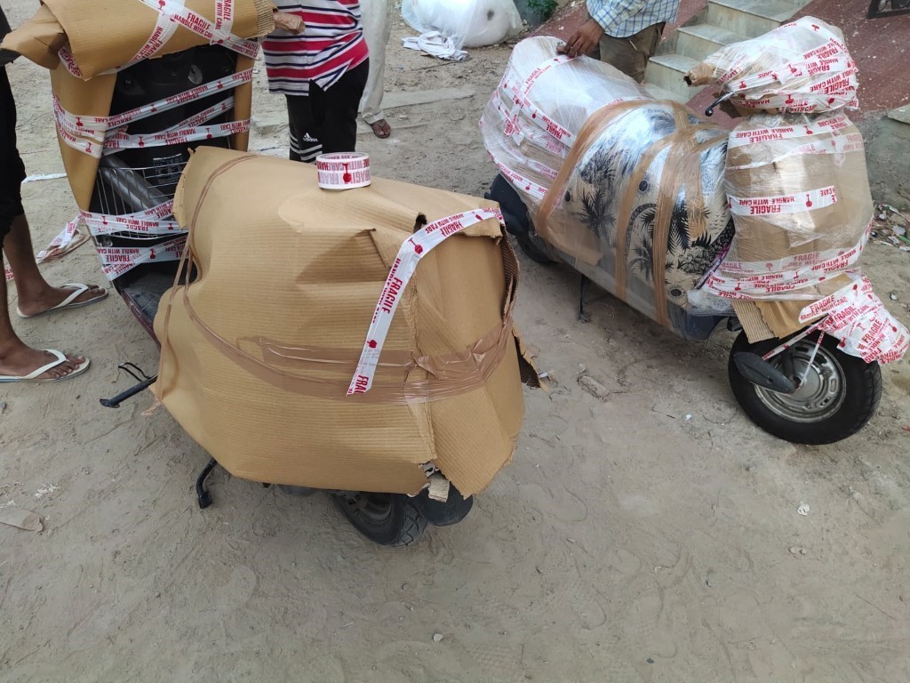 Rehousing packers and movers bike parcel services photo in Warangal images branch