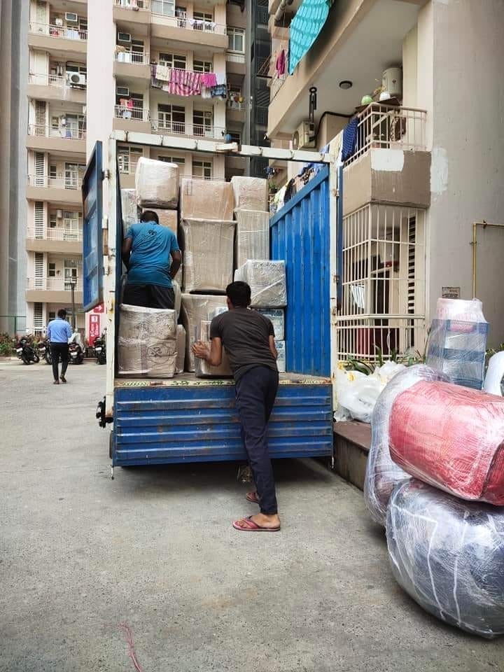 Rehousing packers and movers from Delhi transportation services image in Mumbai office