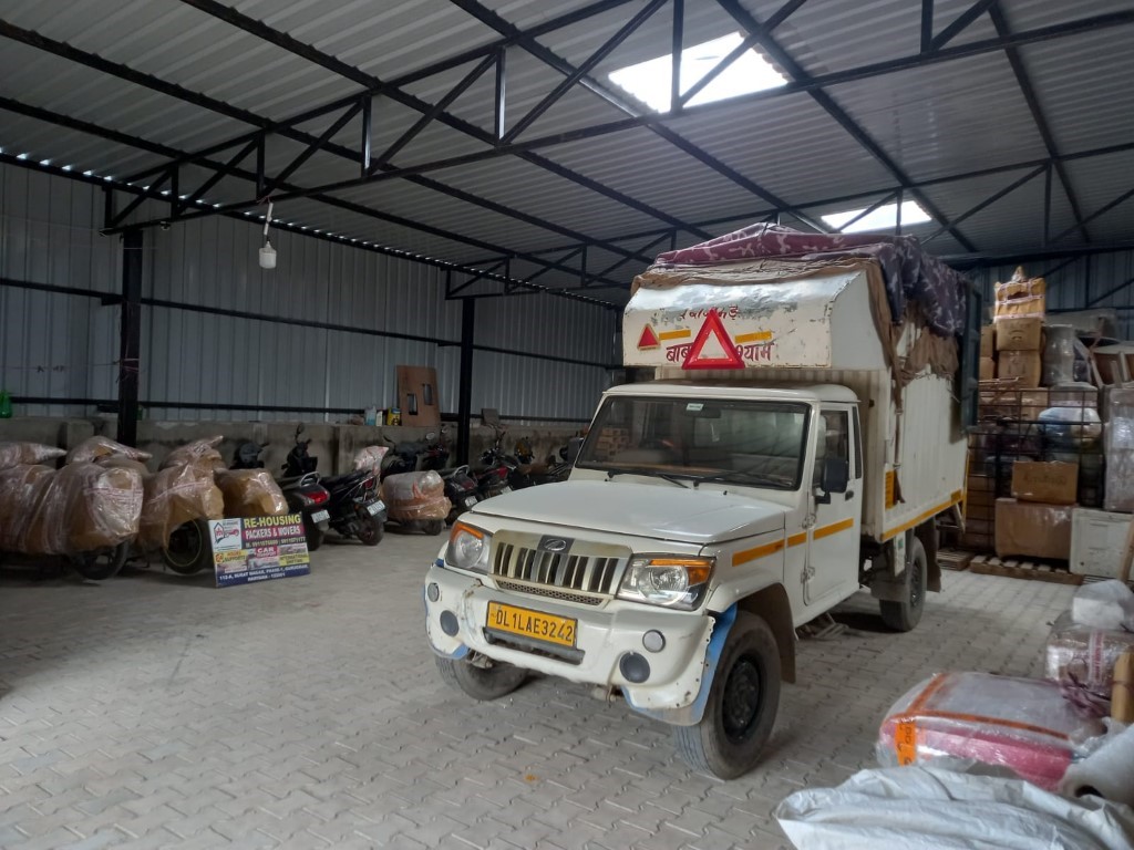 Rehousing packers and movers from Delhi parcel services photo in Chennai images branch