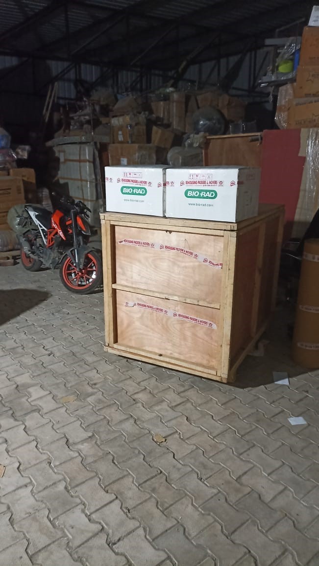 Rehousing packers and movers from Hyderabad parcel services photo in Delhi images branch
