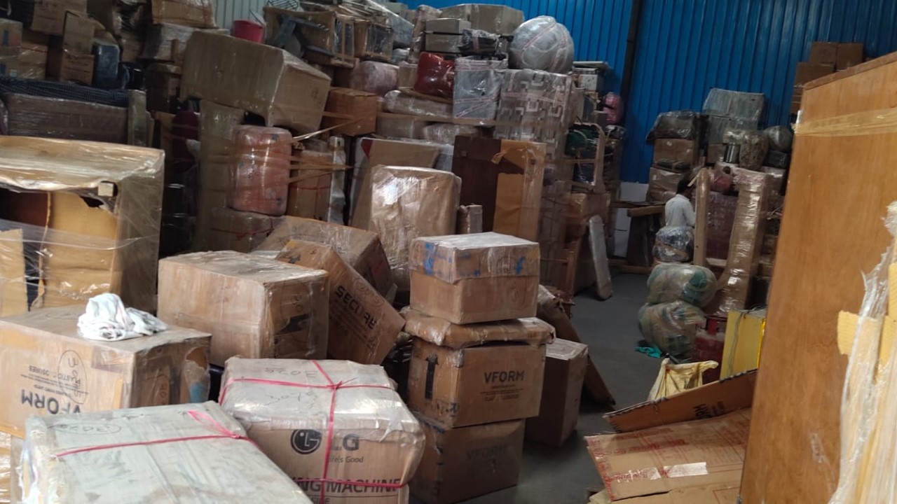 Picture of Rehousing packers and movers from Delhi courier services in Bangalore images office