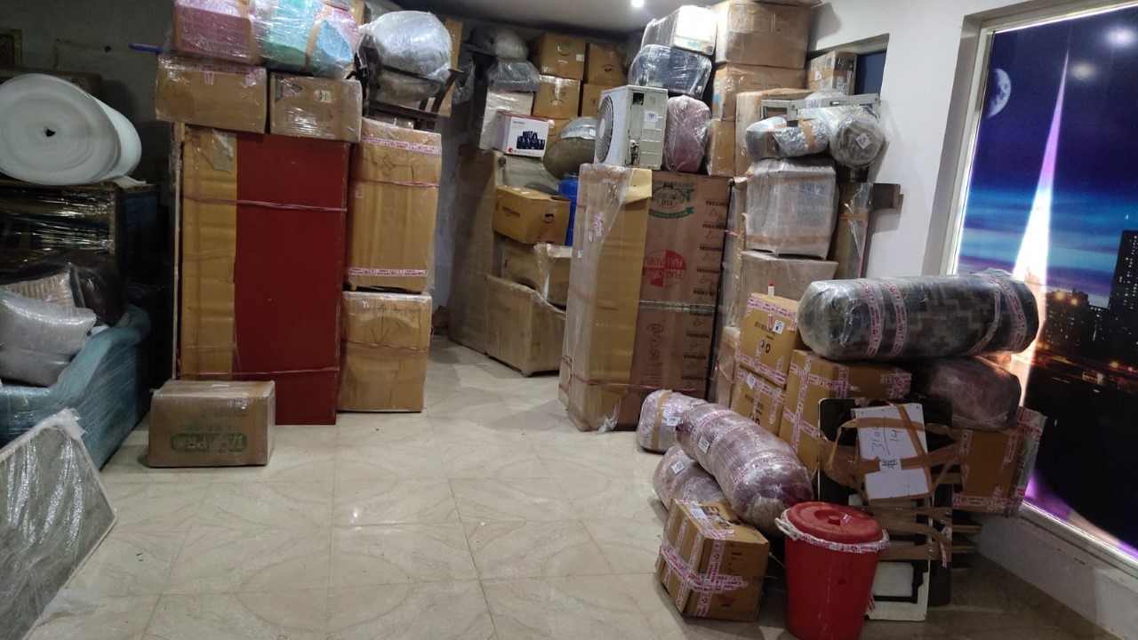 Picture of Rehousing packers and movers from Mumbai courier services in Bangalore images office
