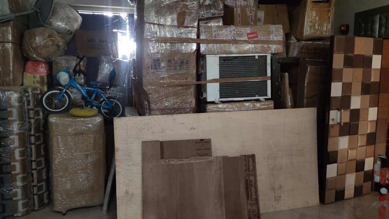 Picture of Rehousing packers and movers from Mumbai courier services in Hyderabad images office