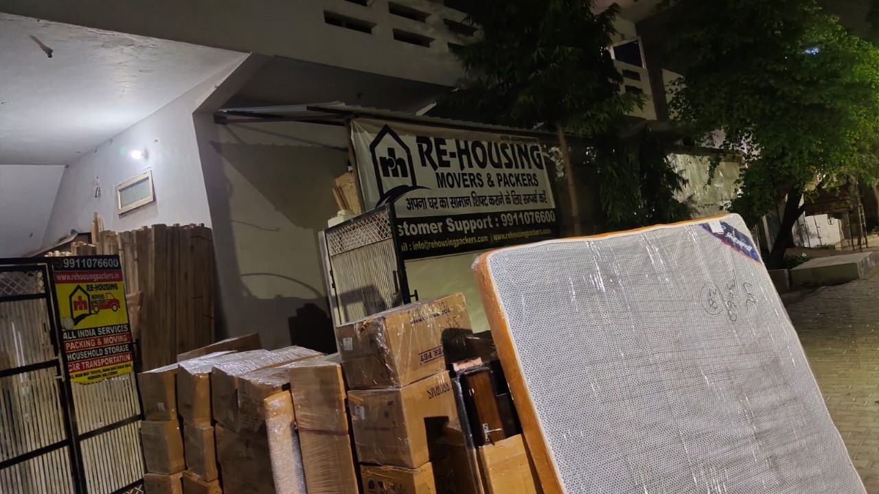 Picture of Rehousing packers and movers from Mumbai courier services in Kolkata images office