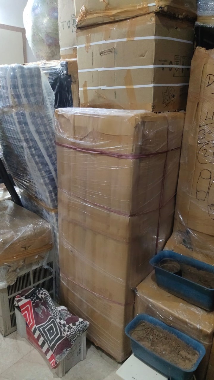 Picture of Rehousing packers and movers from Mumbai courier services in Surat images office