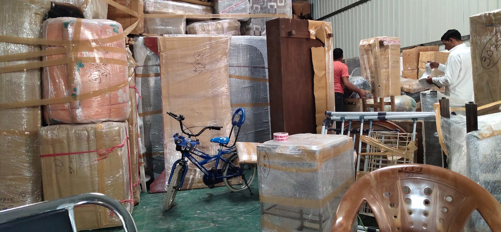 Rehousing packers and mover's Self Storage transportation services image in Nashik office