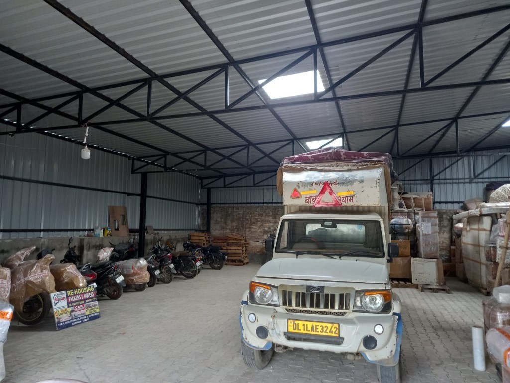 Rehousing packers and movers Self Storage parcel services photo in Noida images branch